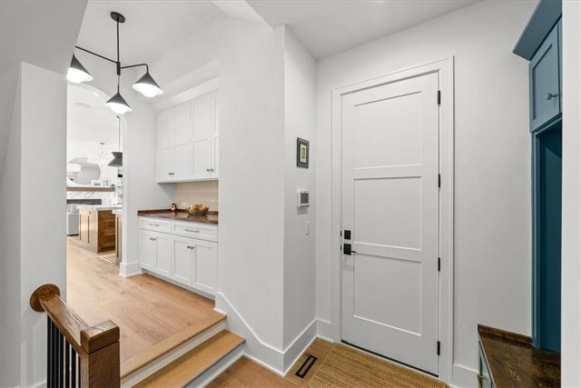 5216 W 73rd Street, Prairie Village, KS 66208
