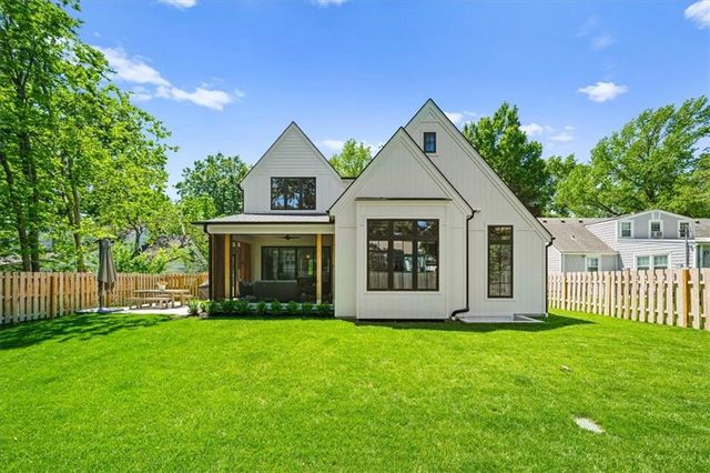 5216 W 73rd Street, Prairie Village, KS 66208