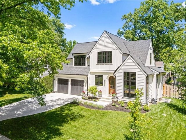 5216 W 73rd Street, Prairie Village, KS 66208
