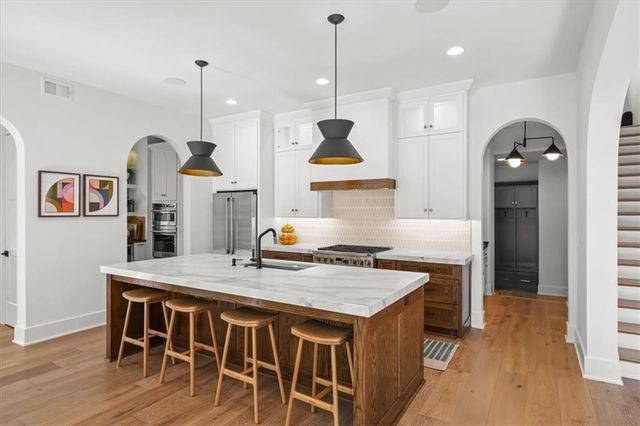 5216 W 73rd Street, Prairie Village, KS 66208