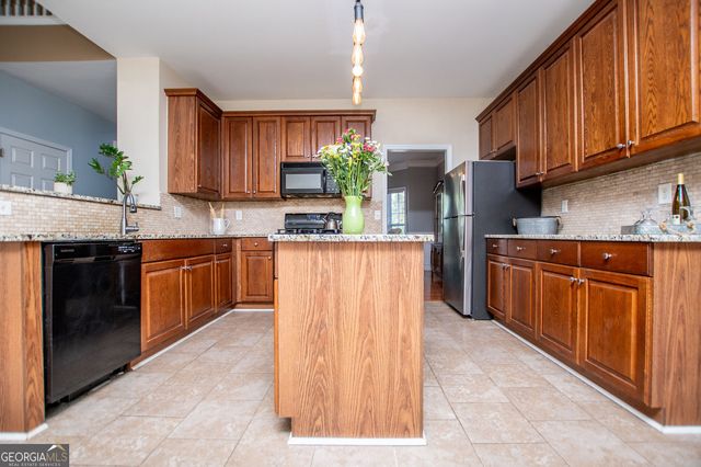 210 Creekside Overlook, Hiram, GA 30141