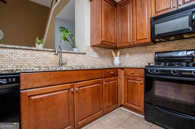 210 Creekside Overlook, Hiram, GA 30141