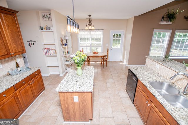 210 Creekside Overlook, Hiram, GA 30141
