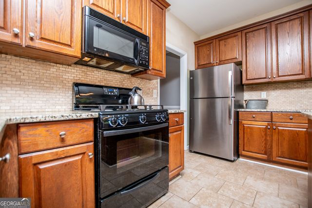 210 Creekside Overlook, Hiram, GA 30141
