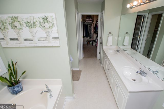 210 Creekside Overlook, Hiram, GA 30141