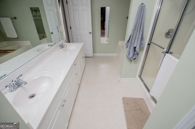 210 Creekside Overlook, Hiram, GA 30141