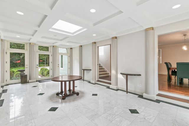2501 Fuller Road, West Des Moines, IA 50265