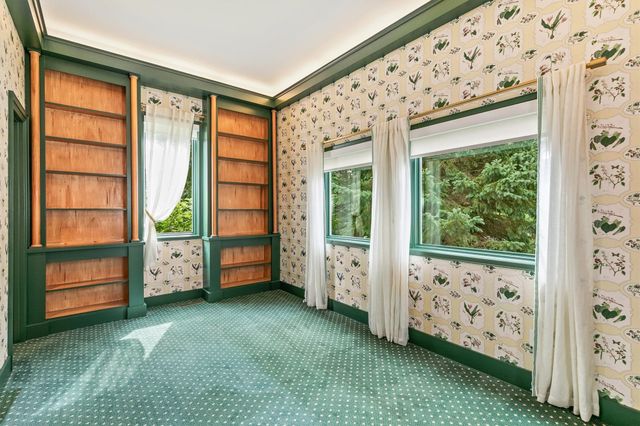 2501 Fuller Road, West Des Moines, IA 50265