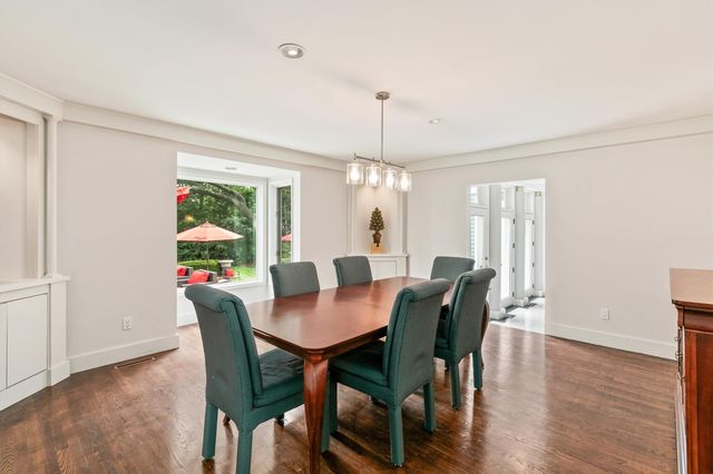 2501 Fuller Road, West Des Moines, IA 50265