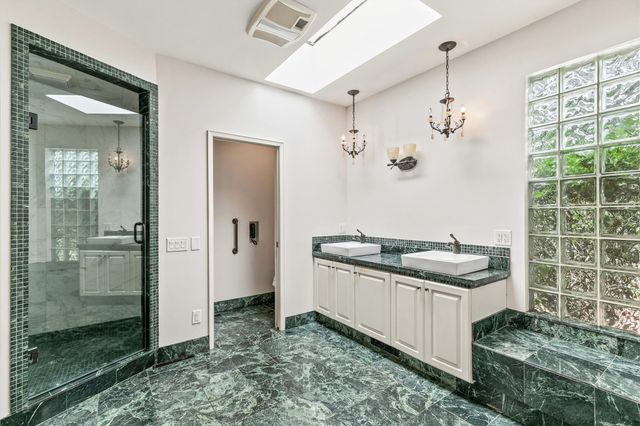 2501 Fuller Road, West Des Moines, IA 50265