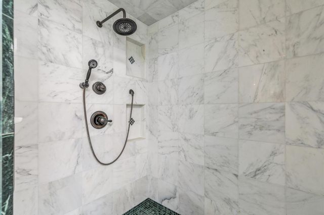 2501 Fuller Road, West Des Moines, IA 50265