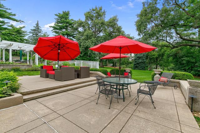 2501 Fuller Road, West Des Moines, IA 50265
