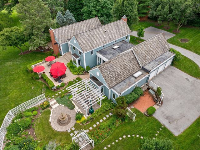 2501 Fuller Road, West Des Moines, IA 50265