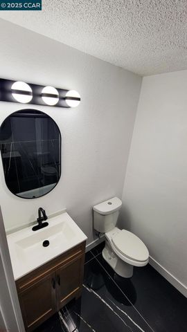 323 Filbert Ct, Oakley, CA 94561