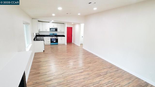 323 Filbert Ct, Oakley, CA 94561