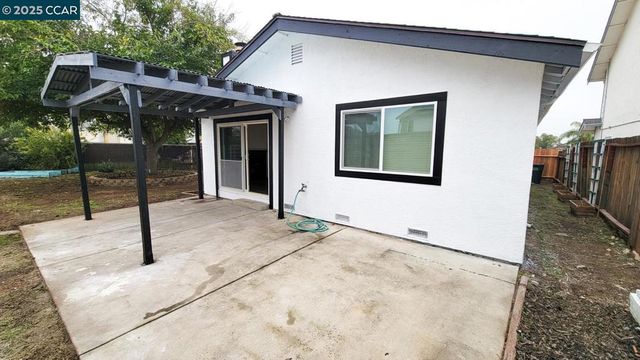 323 Filbert Ct, Oakley, CA 94561