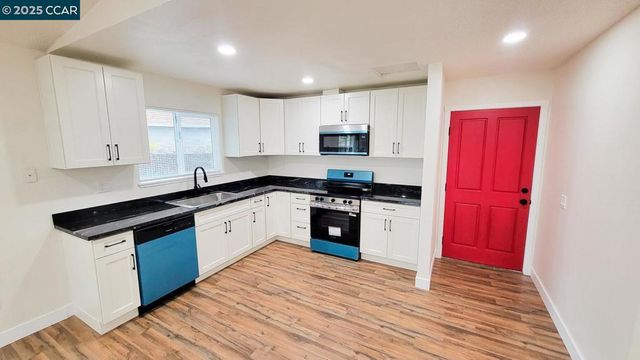 323 Filbert Ct, Oakley, CA 94561