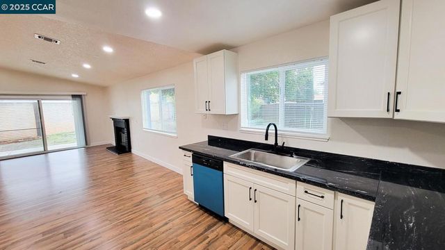 323 Filbert Ct, Oakley, CA 94561