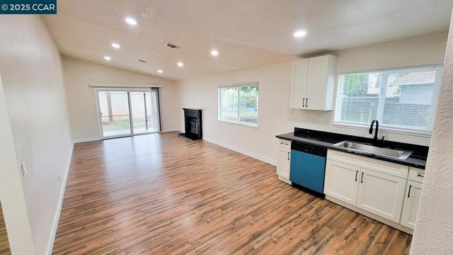 323 Filbert Ct, Oakley, CA 94561