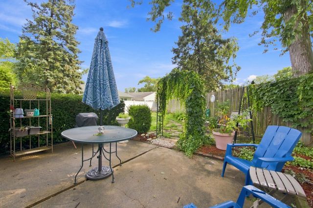 914 Menlo Court, Joliet, IL 60431