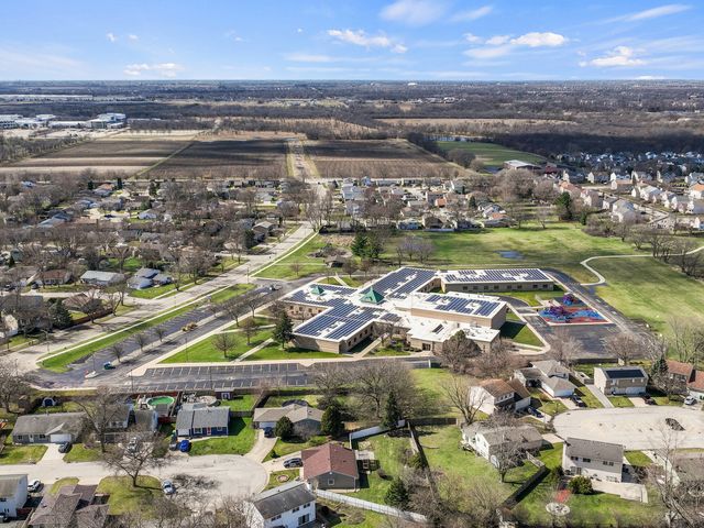 914 Menlo Court, Joliet, IL 60431
