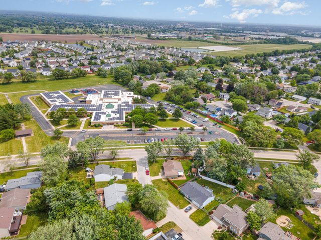 914 Menlo Court, Joliet, IL 60431