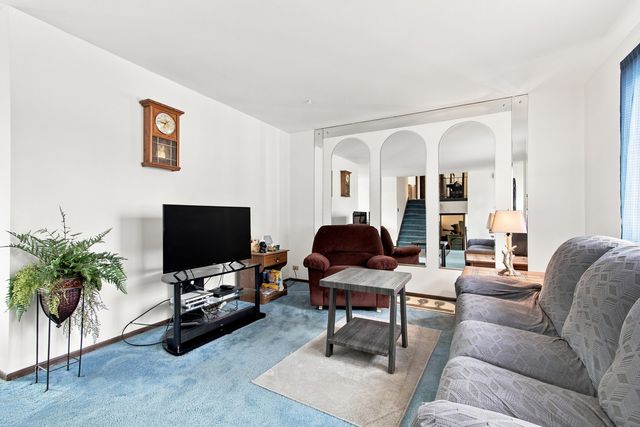 914 Menlo Court, Joliet, IL 60431