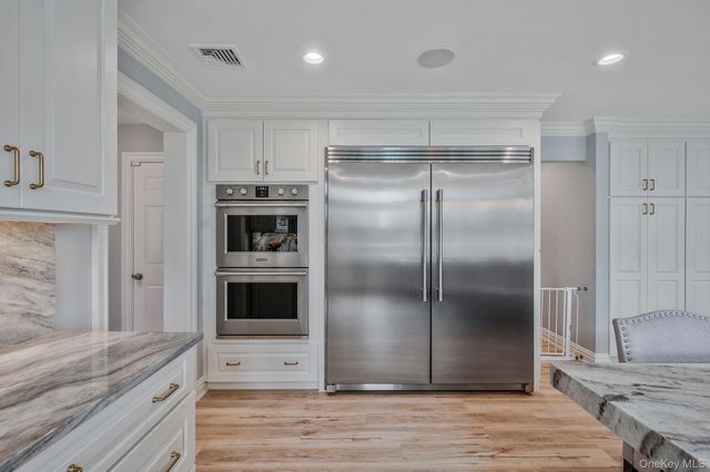 128 Pace Drive S, West Islip, NY 11795