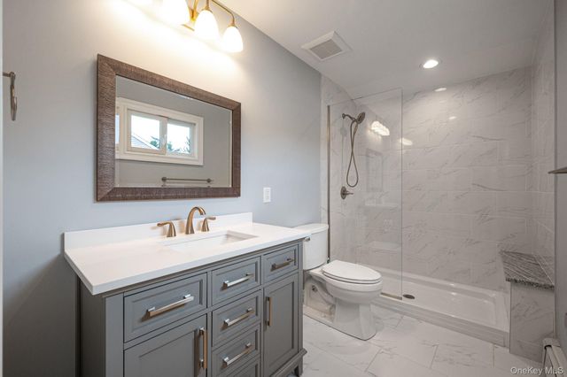 128 Pace Drive S, West Islip, NY 11795