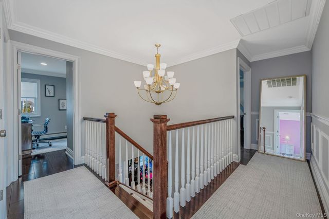 128 Pace Drive S, West Islip, NY 11795