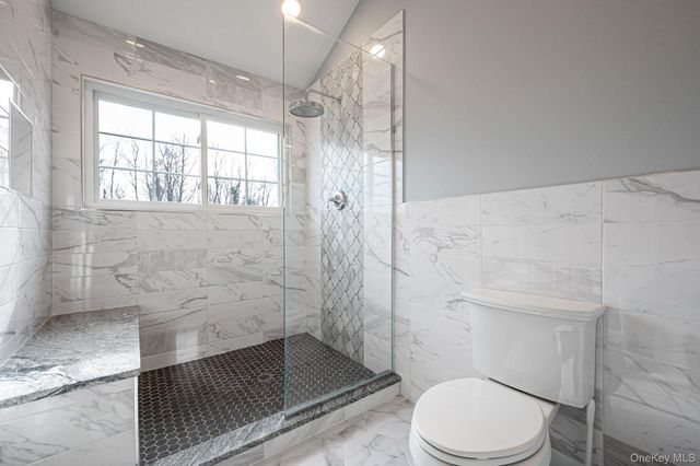128 Pace Drive S, West Islip, NY 11795