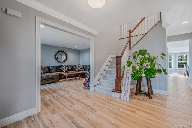 128 Pace Drive S, West Islip, NY 11795