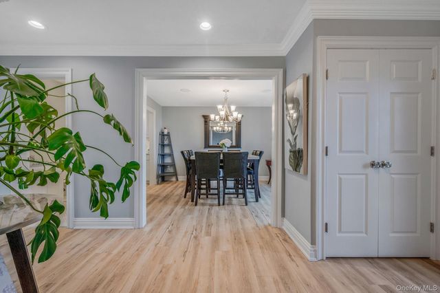 128 Pace Drive S, West Islip, NY 11795