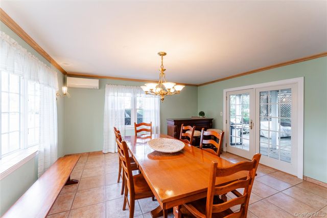 16 Eighth Street, Carle Place, NY 11514