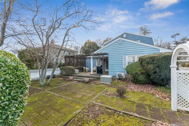 16 Eighth Street, Carle Place, NY 11514