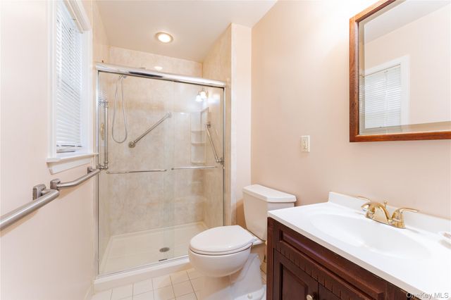 16 Eighth Street, Carle Place, NY 11514