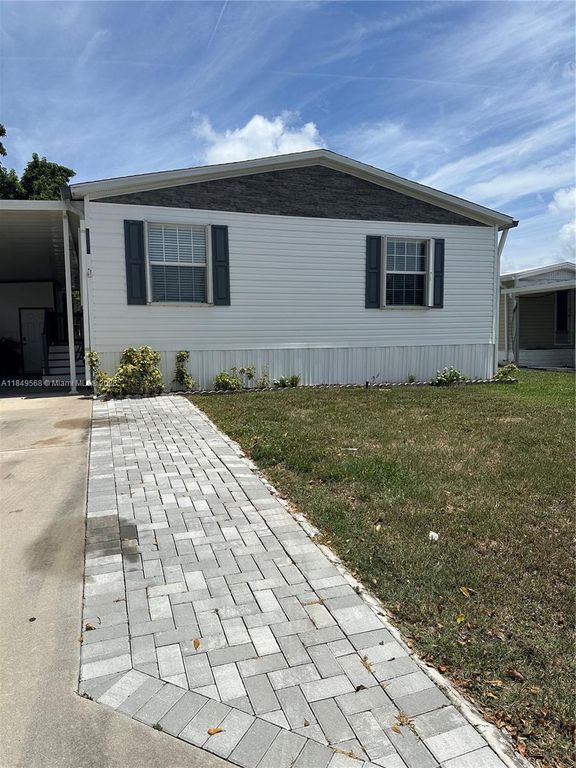 1570 SW 64th Way, Boca Raton, FL 33428