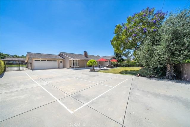 2531 E Thackery, West Covina, CA 91791