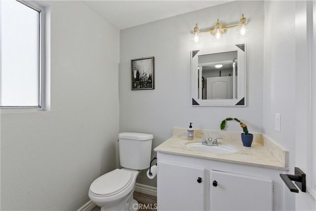 2100 W Palmyra 33, Orange, CA 92868