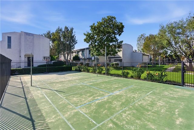 2100 W Palmyra 33, Orange, CA 92868