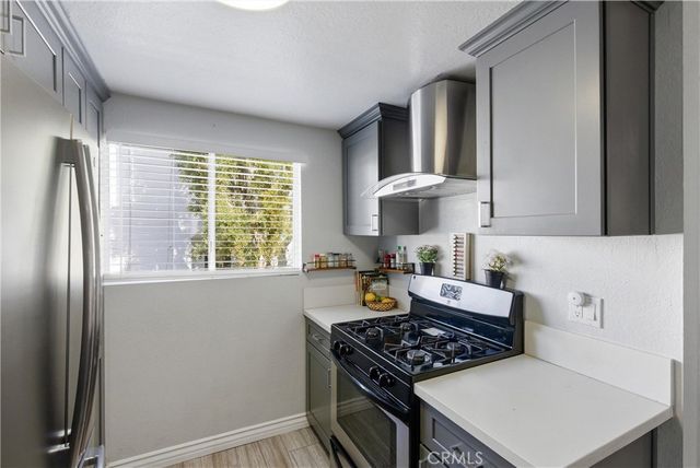 2100 W Palmyra 33, Orange, CA 92868