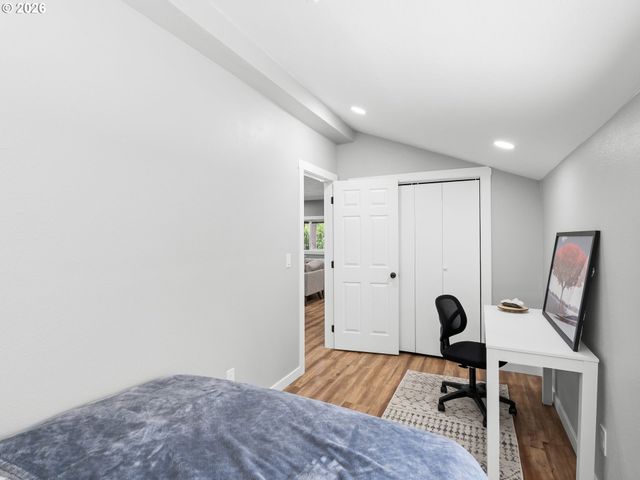 8042 Se TOLMAN St, Portland, OR 97206