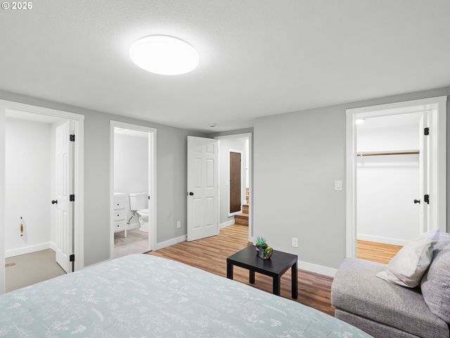8042 Se TOLMAN St, Portland, OR 97206