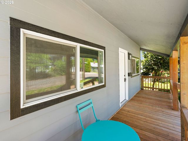8042 Se TOLMAN St, Portland, OR 97206