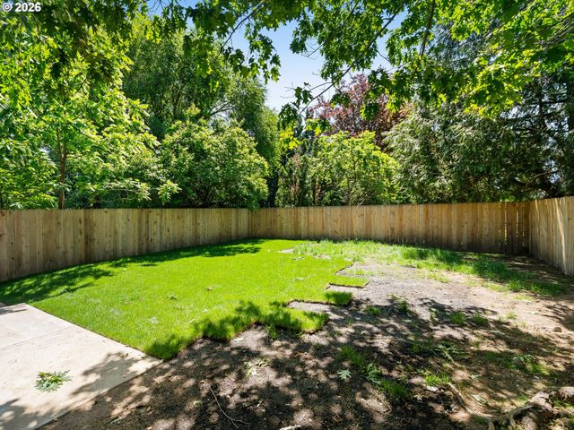 8042 Se TOLMAN St, Portland, OR 97206