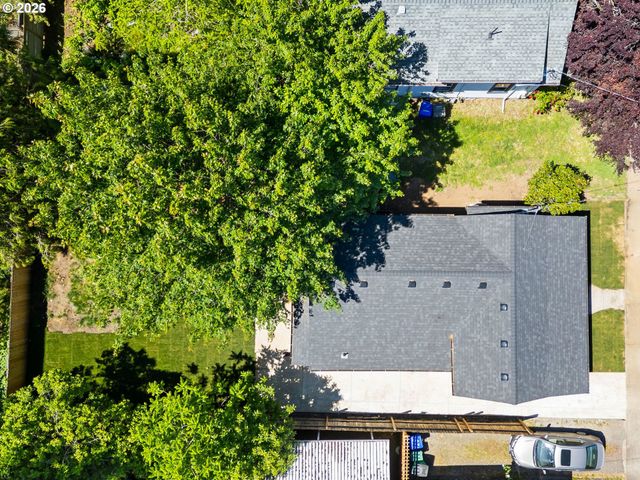8042 Se TOLMAN St, Portland, OR 97206