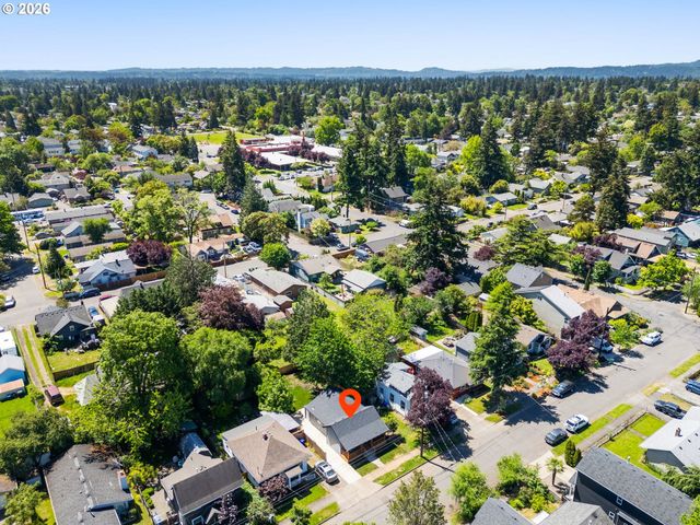 8042 Se TOLMAN St, Portland, OR 97206