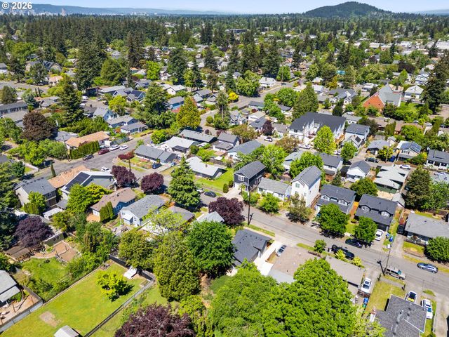 8042 Se TOLMAN St, Portland, OR 97206