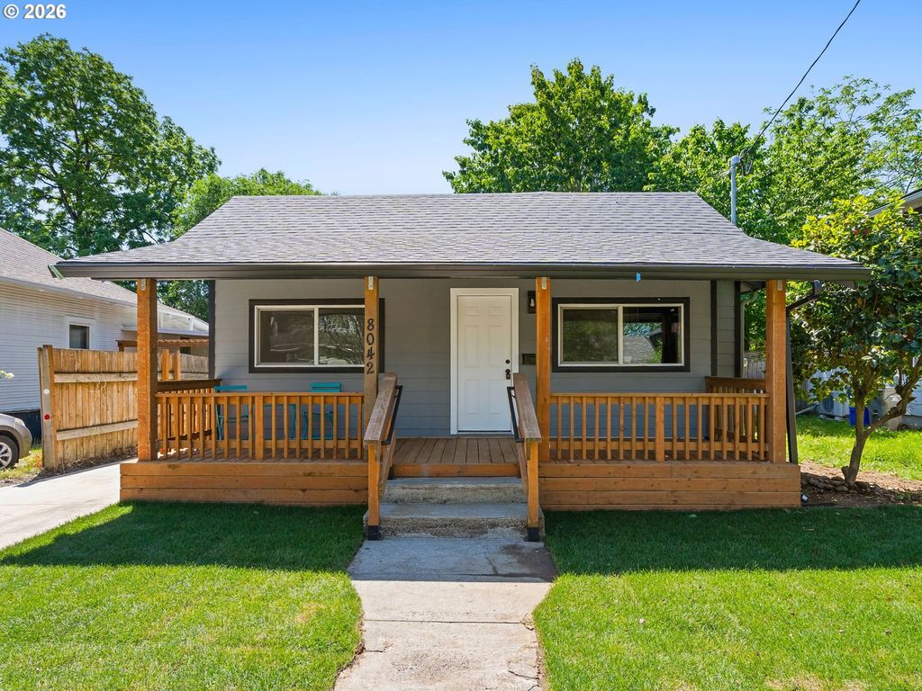 8042 Se TOLMAN St, Portland, OR 97206