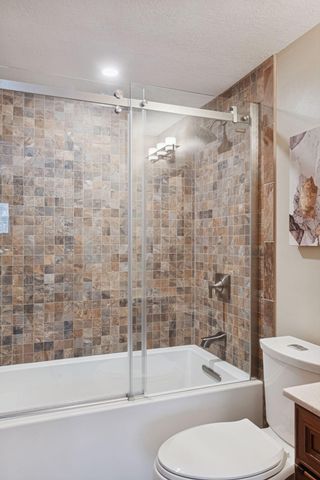 18719 Clear View Drive, Minnetonka, MN 55345